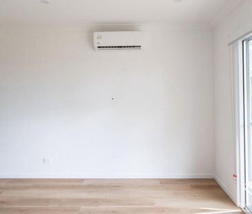 New Townhomes Air Conditioned Throughout - Photo 3