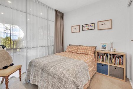 2-bedroom apart., pool, views, flex move in date - Photo 3