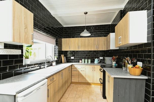 YORK AVENUE, HUNSTANTON - Photo 1