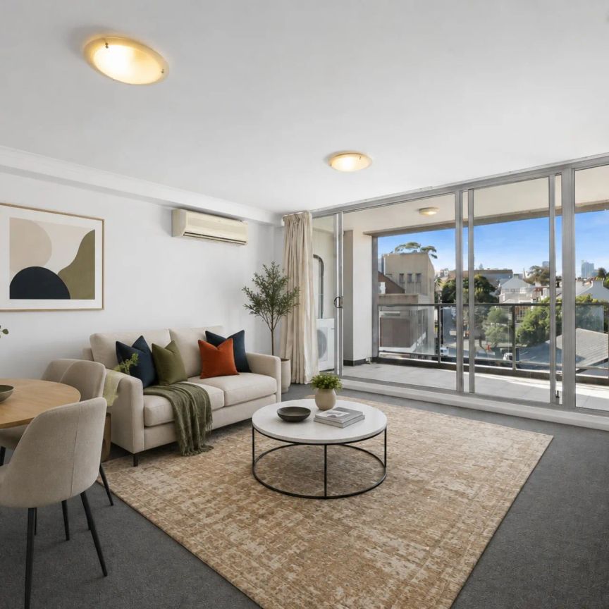 One bedroom + Study - Photo 1