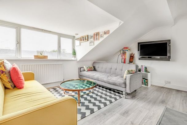 1 Bed Flat, St. James's Road, CR0 - Photo 1