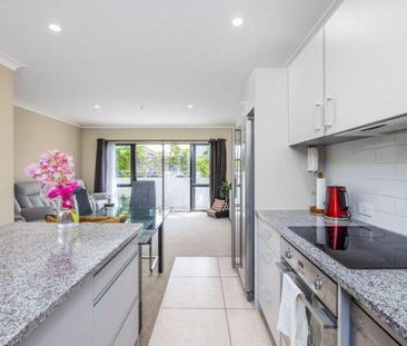 Spacious townhouse/apartment - Photo 6