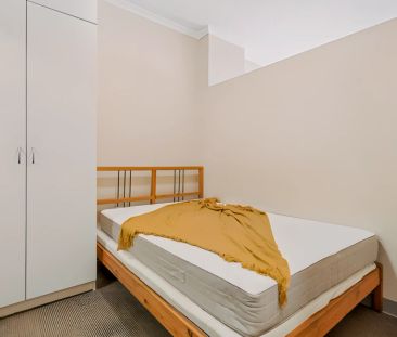 1 Bedroom - Photo 2