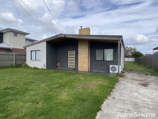 57 George Street, St Albans, VIC 3021 - Photo 1