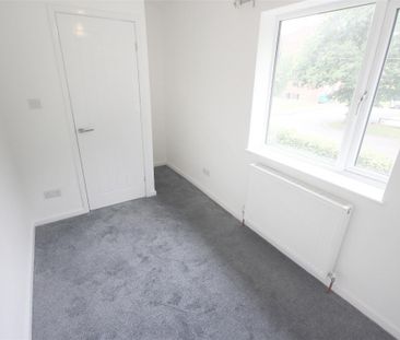 3 Bedroom House - Mid Terrace To Let - Photo 2