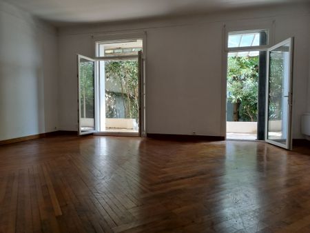 Appartement 2 pièces 74m2 MARSEILLE 8EME 1 500 euros - Photo 2