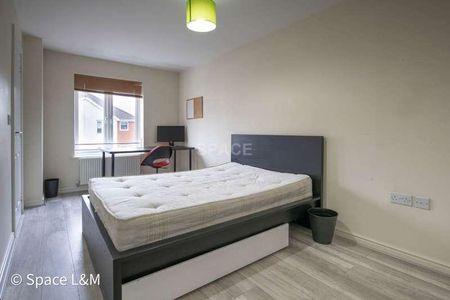 Regis Park Road, Reading, Berkshire, RG6 - Photo 3