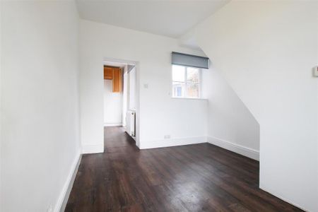 2 bedroom semi-detached house to rent - Photo 2