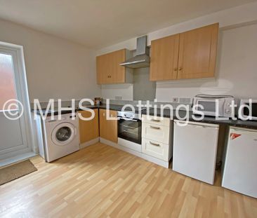 Lower Flat, 133 Hyde Park Road, Leeds, LS6 1AJ - Photo 2