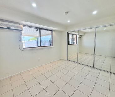 Beautiful Home in Prime Position! - Photo 3