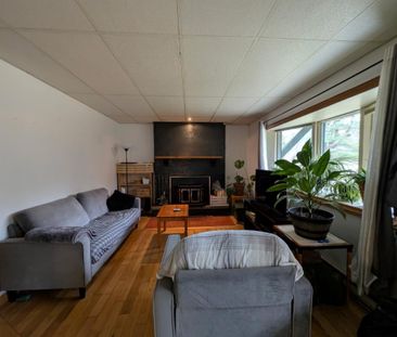 5 1/2 avec foyer (wifi inclus) terrain bordé d'un étang - Photo 4