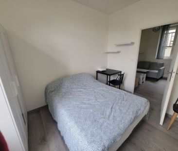 EN CENTRE VILLE JOLI MEUBLE AVEC PETITE COUR - Photo 3