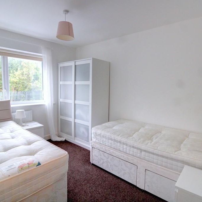 3 bedroom semi-detached house to rent - Photo 1