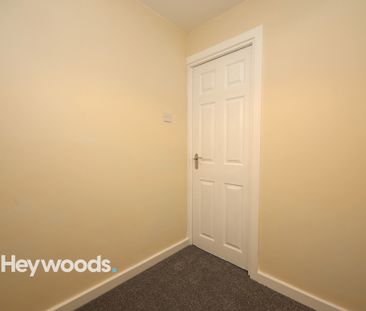 3 bed detached house to rent in Darsham Gardens, Westbury Park, Sta... - Photo 6