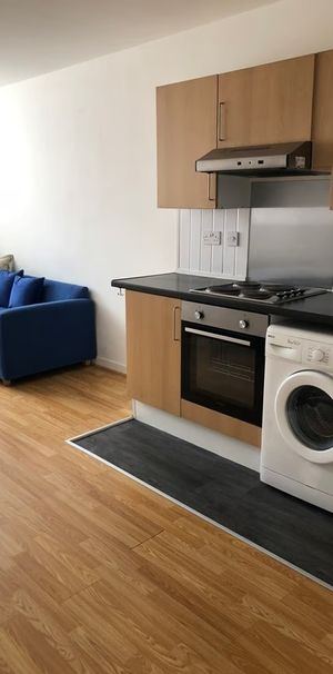 2 Bed Flat, Kenyon Lane, M40 - Photo 1