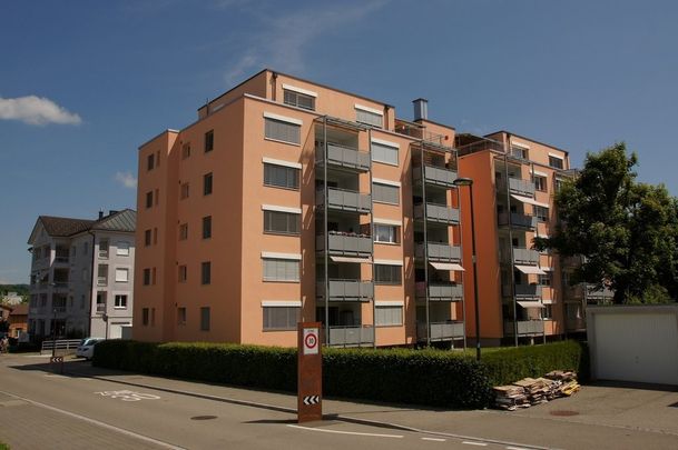 Zeitgemässe 3 Zimmer Wohnung in Zentrumsnähe von Niederuzwil - Photo 1