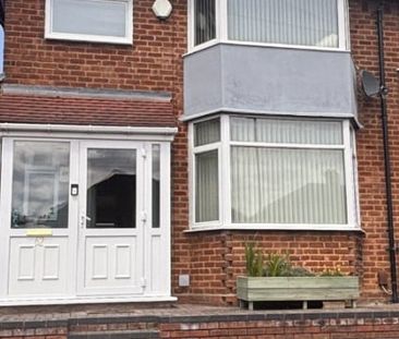 3 Bed Terraced House, Wardown Crescent, LU2 - Photo 4