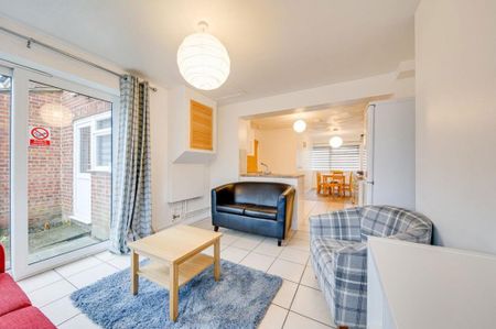 5 bedroom house to rent - Photo 2