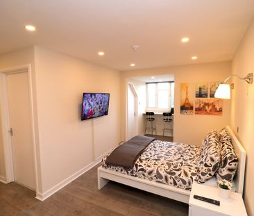 Studio Flat, Hanworth Road, TW3 - Photo 2