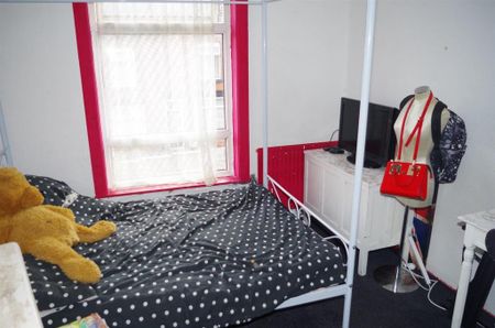 4 bedroom house to rent - Photo 3