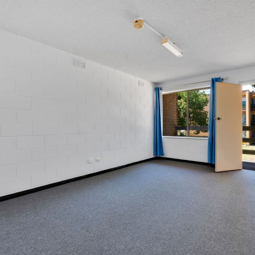 A Great Community Vibe - Photo 1