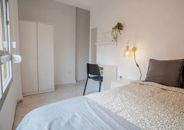 Carrer de Sant Lluís Bertran, Torrent, Valencian Community 46900