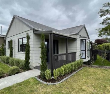 Modern three bedroom home in Springvale - Photo 3