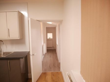 1 bedroom flat to rent - Photo 5