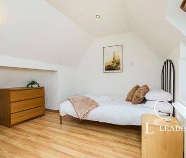 5 bedroom semi-detached house to rent - Photo 4