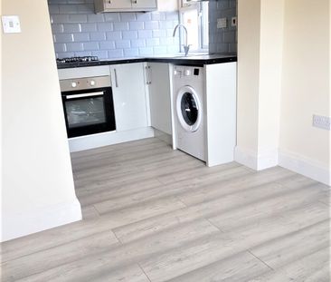 Central Avenue, Greater London, UB3 - Photo 5