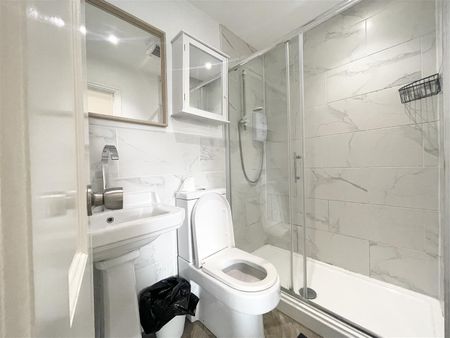 1 bed house share to rent in Burnley Road, Burnley, BB10 - Photo 5