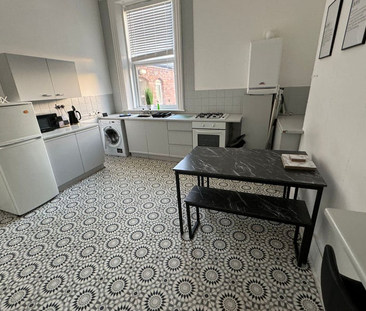 Westgate Road Room 3 - Photo 1