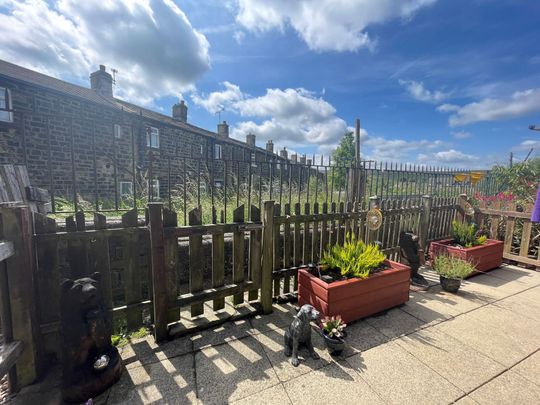 2 bedroom terraced house to rent - Photo 1