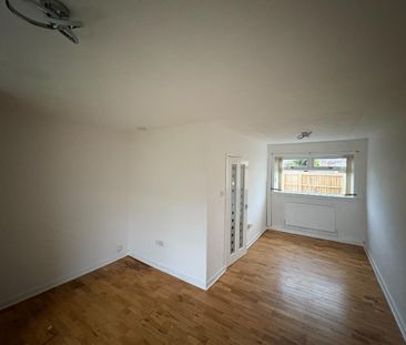 2 bedroom semi-detached house to rent - Photo 2