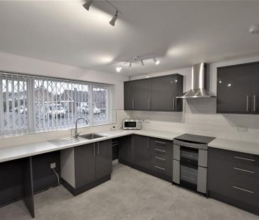 2 bedroom semi-detached house to rent - Photo 5