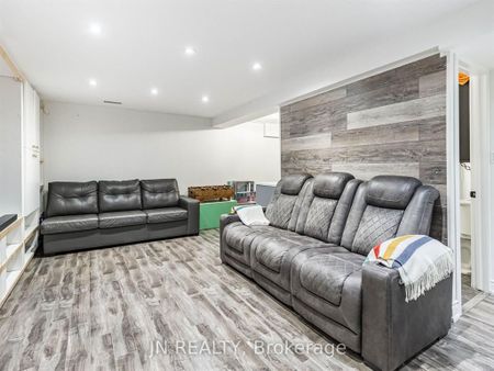 For Lease - 23 Hazelglen Court, Brampton, Ontario - Photo 3