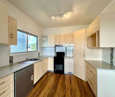 3 Bedroom Home with Internal Stairs - Photo 6