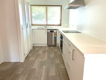 Desirable One Tree Hill - Photo 4