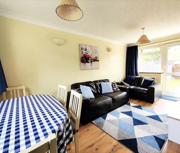 4 bedroom semi-detached house to rent - Photo 1