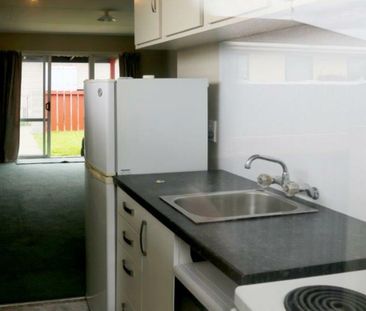 2 Bedroom Unit close to CBD - Photo 3