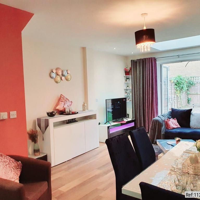 3 bedroom semi-detached house to rent - Photo 1