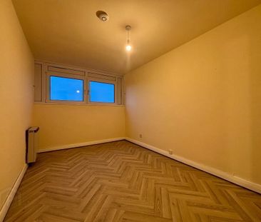 12d Riverdale House, Dunmurry, Belfast, BT17 9DD - Photo 2