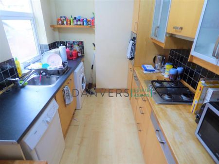 3 bedroom end of terrace house to rent - Photo 4
