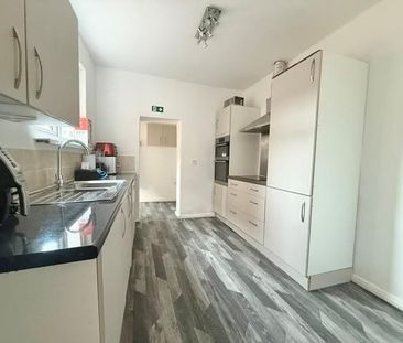 1 bedroom in a house share to rent - Photo 6