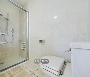 3 bedroom detached bungalow to rent - Photo 4