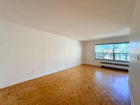 For Lease - 30 Upper Canada Drive Unit# 301, Toronto, Ontario - Photo 3