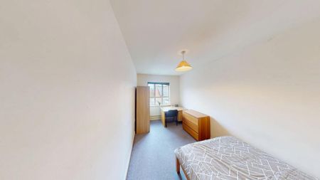 2 bedroom ground floor flat to rent - Photo 5