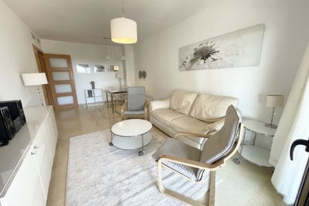 3 Bedroom Apartment For Rent in Marbella, Málaga - Photo 4
