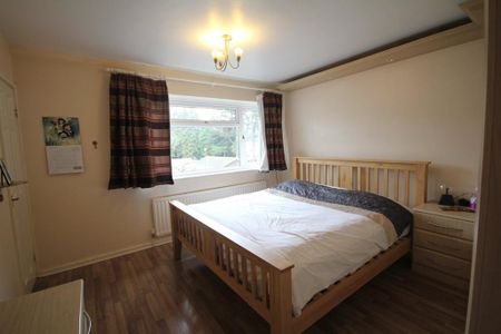 4 bedroom detached house to rent - Photo 5