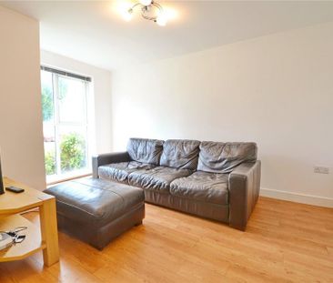 6 bedroom semi-detached house to rent - Photo 1